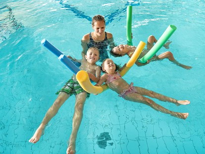 Familienhotel - Wellnessbereich - Schwimmkurs - Die Seitenalm