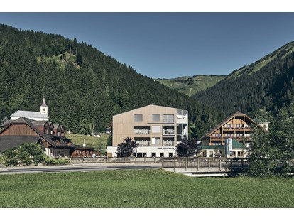 Familienhotel - Radstadt - Außenansicht aller drei Häuser - Das Original Kinderhotel Stegerhof in der Steiermark