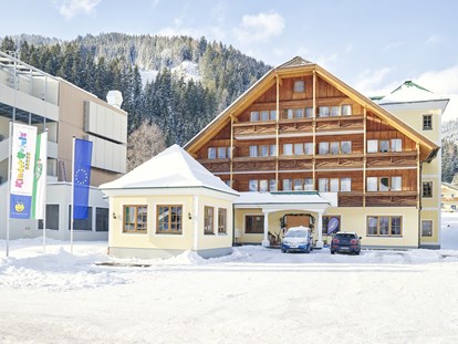 Familienhotel - Kinderhotels Europa - Außenansicht Woid Haus - Das Original Kinderhotel Stegerhof in der Steiermark