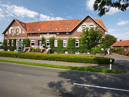 Familienhotel - Niedersachsen - Außenansicht Frieslandstern - Frieslandstern - Ferienhof und Hotel