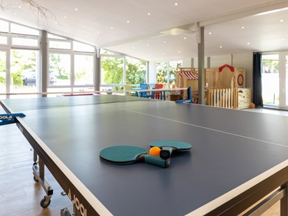 Familienhotel - Umgebungsschwerpunkt: Strand - Tischtennis-Match gefällig? - Frieslandstern - Ferienhof und Hotel