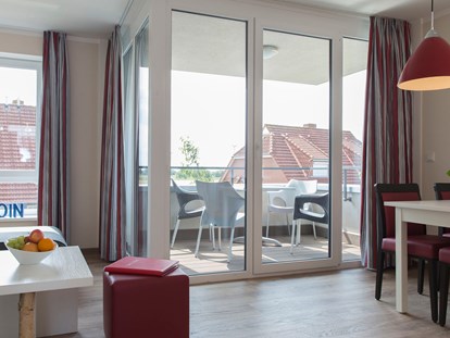 Familienhotel - Umgebungsschwerpunkt: Strand - Zimmerbeispiel Familienappartement Typ C - Hotel Deichkrone - Familotel Nordsee
