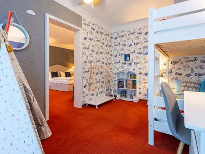 Familienhotel - Umgebungsschwerpunkt: Strand - Kinderzimmer "Familiensuite" - Familotel Borchard's Rookhus