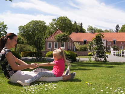 Familienhotel - Wellnessbereich - Schlossgarten - Gut Landegge Familotel Emsland