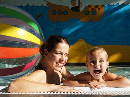 Familienhotel - Wellnessbereich - Spaß im Pool - Gut Landegge Familotel Emsland