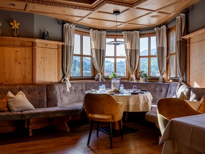 Familienhotel - Kirchdorf in Tirol - Traditionelle "Steinbergstube" - Good Life Resort die Riederalm ****S