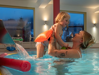 Familienhotel - Wellnessbereich - Spaß im Schwimmbad - Familotel Mein Krug