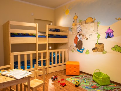Familienhotel - Wellnessbereich - Kinderzimmer Kategorie Ochsenkopf - Familotel Mein Krug