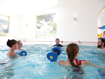 Familienhotel - Umgebungsschwerpunkt: Therme - Aqua Fitness - Bewegung im Wasser  - Familotel Mein Krug