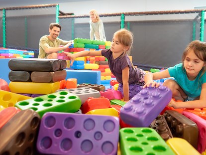 Familienhotel - Kinderbetreuung in Altersgruppen - Indoor-Erlebsniswelt - Familotel Schreinerhof