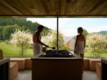 Familienhotel - ausschließlich Familien im Hotel - Event-Sauna mit Panorama-Aussicht - Familotel Schreinerhof