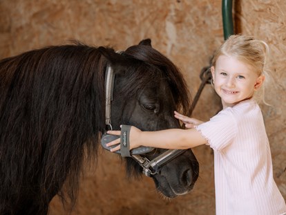 Familienhotel - Deutschland - Ponyreiten & Ponypflegestunden - Familotel Schreinerhof