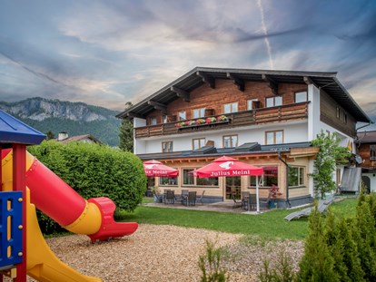 Familienhotel - Kitzbüheler Alpen - Familienhotel Central mit Spielplatz - Familienhotel Central 