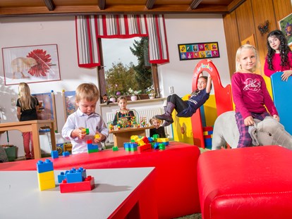 Familienhotel - Kitzbüheler Alpen - Kinderspielzimmer im Familotel Central - Familienhotel Central 