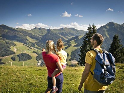 Familienhotel - Pinzgau - Familienwanderwege so weit das Auge reicht - Lengauer Hof