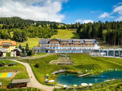 Familienhotel - Ausritte mit Pferden - Familien Resort Petschnighof