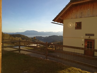 Familienhotel - Wellnessbereich - Sicht aus der Wildererhütte - Familien Resort Petschnighof