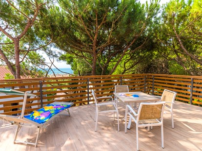 Familienhotel - Umgebungsschwerpunkt: Strand - Italien - In die Haus Suite Natura haben wir auch die Suite Natura Penthouse mit  ruhige & relax  Terrasse auch bis 60 qm; ingesamt man hat bis 105 qm zur verfuegung (SUite + Terrasse). 
Alle die Suiten mit alle die Hotel Service - PARK HOTEL PINETA - Family Relax Resort