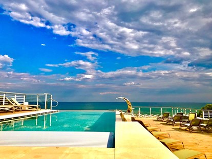 Familienhotel - Umgebungsschwerpunkt: Strand - Italien - Auf unseren brandneuen Relax Solarium Terrasse bieten wir unseren grossen Gaesten (exklusiv fuer die Eltern) Relax und Erholung :-)!!! - PARK HOTEL PINETA - Family Relax Resort