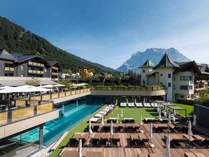 Familienhotel - Skikurs direkt beim Hotel - Alpenrose - Familux Resort 