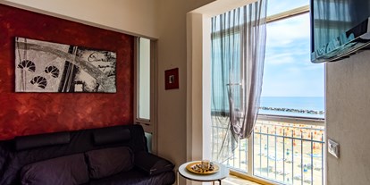 Familienhotel - Umgebungsschwerpunkt: Strand - Italien - Suite mit Direkten Meerblick - Hotel Estate