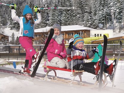 Familienhotel - Kinderhotels Europa - Skikinder - Familienresort Buchau