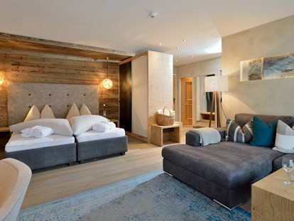 Familienhotel - Umgebungsschwerpunkt: Strand - Großes Zimmer mit Doppelbett - Familienparadies Sporthotel Achensee****