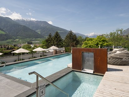 Familienhotel - Naturns bei Meran - Solepool 34 °C auf dem Feldhof-Dach - Feldhof DolceVita Resort