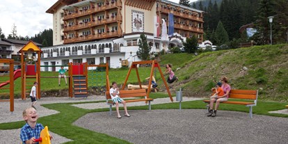 Familienhotel - Obertilliach - Hotel-Spielplatz  - Alpinhotel Jesacherhof - Gourmet & Spa