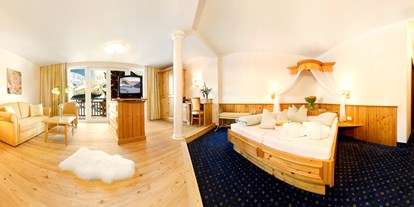 Familienhotel - Obertilliach - Panorama Stube - Doppelzimmer mit Schlafcouch  - Alpinhotel Jesacherhof - Gourmet & Spa