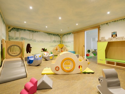 Familienhotel - Wellnessbereich - Indoor-Spielplatz für Kinder - Familotel Kaiserhof****