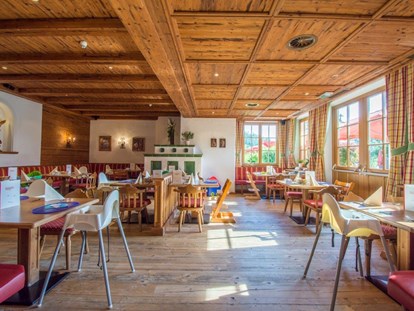 Familienhotel - Kirchdorf in Tirol - Bauernstube - Hotel babymio