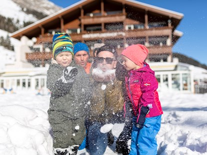 Familienhotel - Umgebungsschwerpunkt: am Land - Schneespaß im Winter - Kinder- & Gletscherhotel Hintertuxerhof