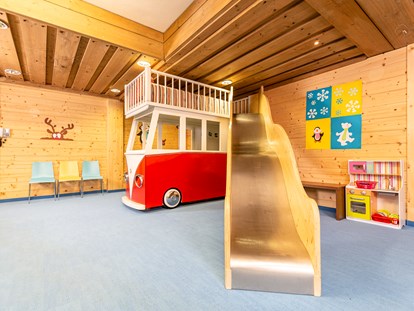 Familienhotel - Kinderbetreuung in Altersgruppen - Spielzimmer - Kinder- & Gletscherhotel Hintertuxerhof