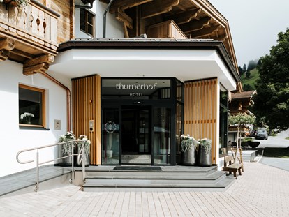 Familienhotel - Kirchdorf in Tirol - Eingang vom Thurnerhof - Thurnerhof