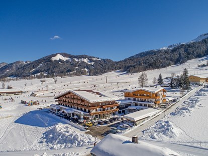 Familienhotel - Kitzbüheler Alpen - Wnter direkt am Lift und Langlaufloipe - Naturhotel Kitzspitz