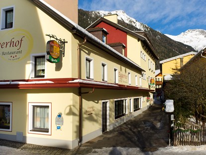 Familienhotel - Trebesing - Aussenansicht Stammhaus  - Hotel Eggerhof