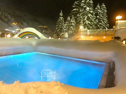 Familienhotel - Kirchdorf in Tirol - Beheizter Outdoor-Pool - Wellness-& Familienhotel Egger