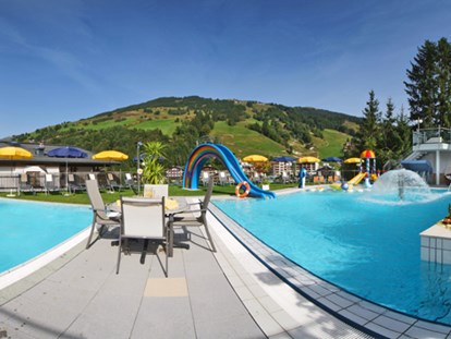 Familienhotel - Kirchdorf in Tirol - Relaxpool und Sommerpool - Wellness-& Familienhotel Egger