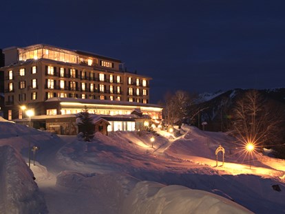 Familienhotel - Braunwald - Märchenhotel Bellevue. Ein ehemaliges Grandhotel mit fantastischer Aussicht im Sommer und Winter. - Märchenhotel Braunwald