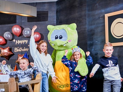 Familienhotel - Wellnessbereich - Geburtstagsfeier mit Aigolino - AIGO welcome family