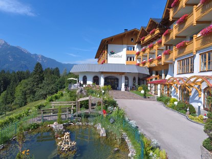 Familienhotel - Umgebungsschwerpunkt: Fluss - Eingang Haupthaus: https://www.glocknerhof.at - Hotel Glocknerhof