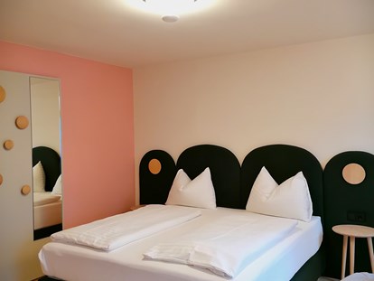 Familienhotel - Pools: Außenpool beheizt - Doppelzimmer Cosy - Hotel Felsenhof