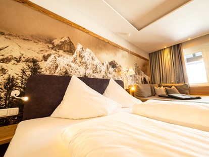 Familienhotel - Kirchdorf in Tirol - Zimmer mit Doppelbett - Übergossene Alm Resort