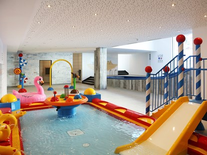 Familienhotel - Wellnessbereich - Wasserwelt - Kinderhotel "Alpenresidenz Ballunspitze"