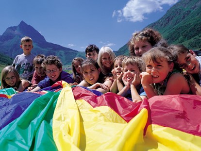 Familienhotel - Wellnessbereich - Sommer - Kinderhotel "Alpenresidenz Ballunspitze"