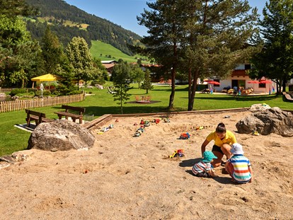 Familienhotel - Radstadt - Sandspielplatz bei Sonnberg - Sonnberg Ferienanlage