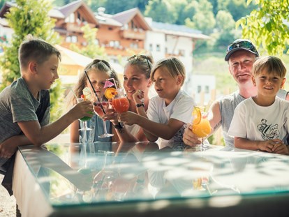 Familienhotel - Kinderhotels Europa - Familienurlaub im Laderhof ist die Zeit, in der es allen Familienmitgliedern gut geht! - Kinderhotel Laderhof
