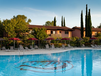 Familienhotel - Umgebungsschwerpunkt: Strand - Italien - Green Village Resort (Lignano) - Poolanlage und Wohnungen - Green Village Resort