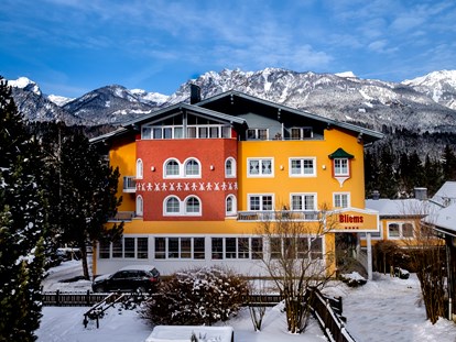Familienhotel - Radstadt - Hotel Außenansicht Winter  - Bliems Familienhotel**** Schladming
